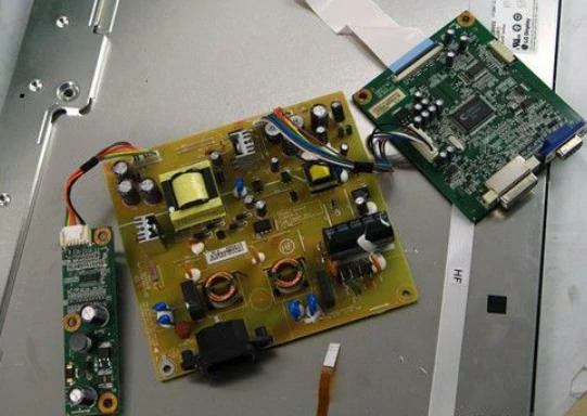 The-whole-process-of-LCD-manufacture-is-explained-in-detail